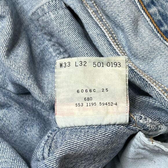 Vintage 90s Levi’s 501 Light Wash Button Fly Jeans 33x32 Made In USA - Picture 10 of 10